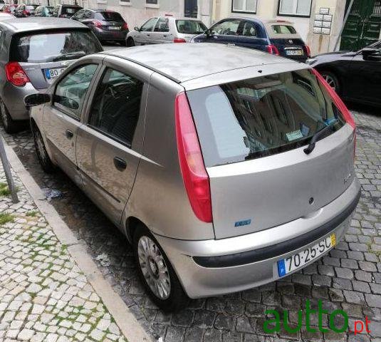2001' Fiat Punto photo #1