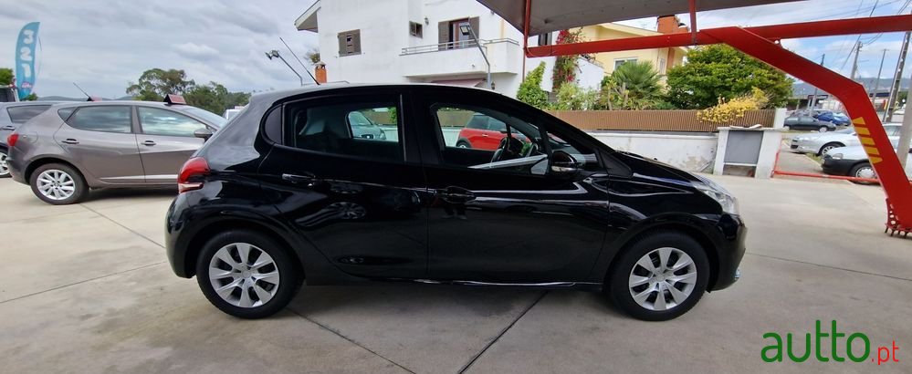 2015' Peugeot 208 photo #4