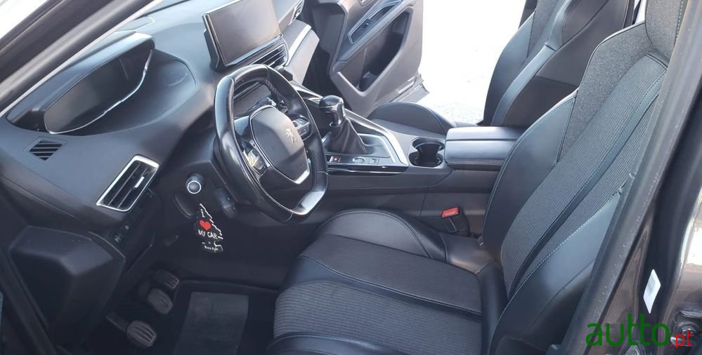2021' Peugeot 5008 photo #6