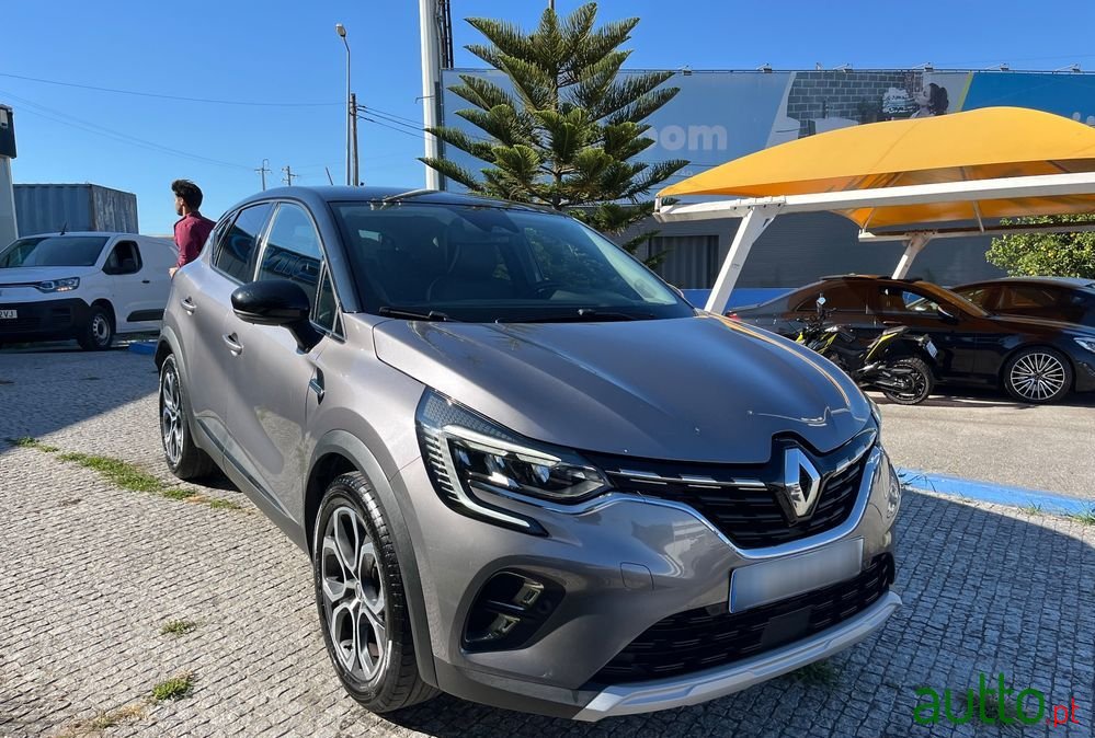 2022' Renault Captur 1.0 Tce Exclusive photo #4