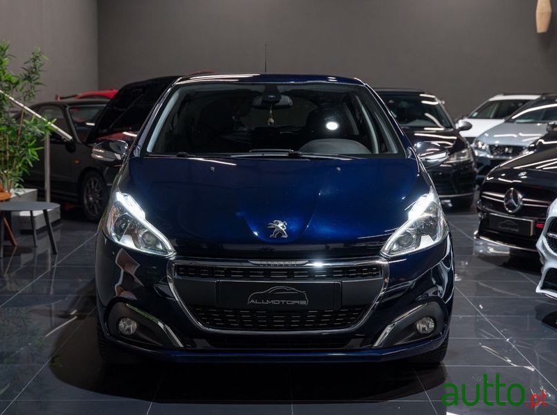 2019' Peugeot 208 photo #1