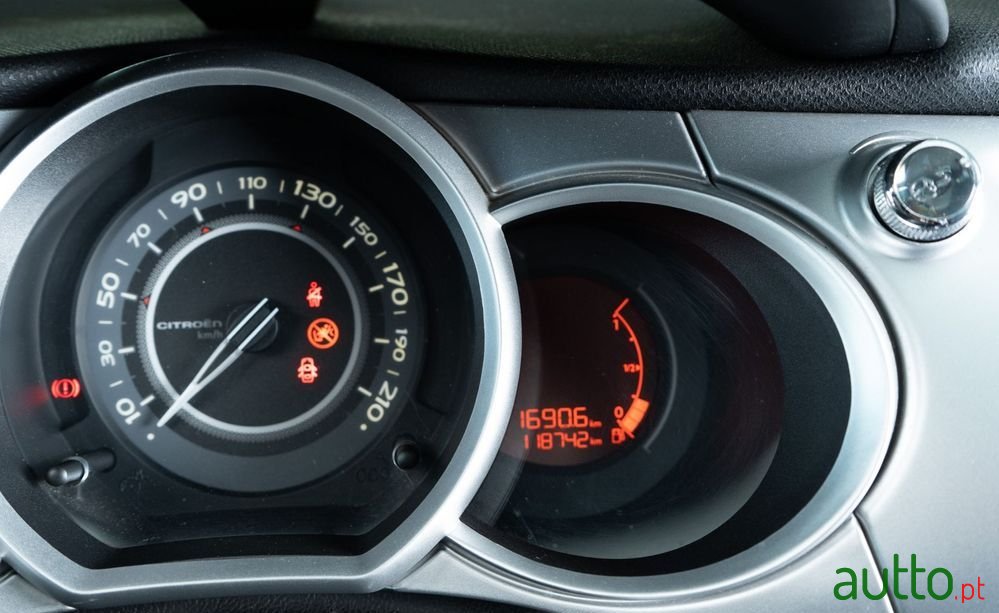 2011' Citroen C3 Hdi Fap Attraction photo #6