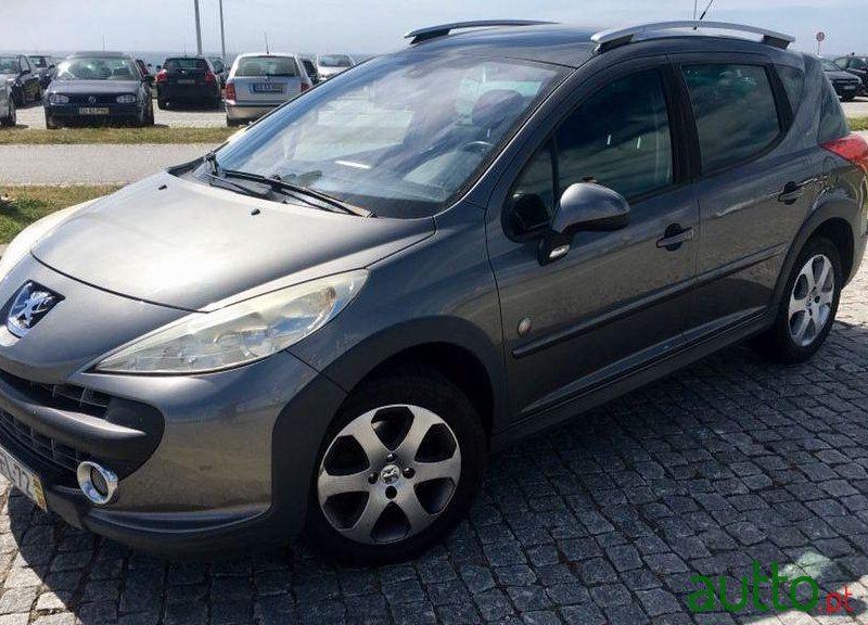 2008' Peugeot 207 Sw photo #1