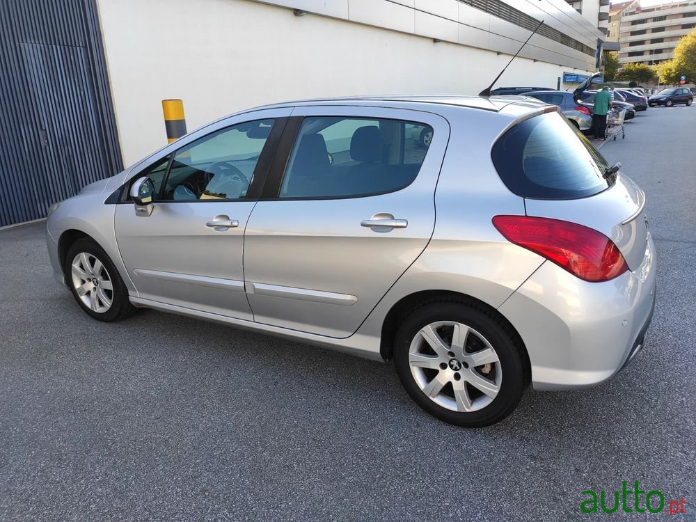 2011' Peugeot 308 1.6 Hdi Active photo #2