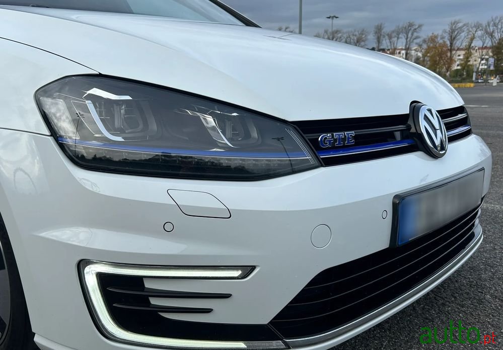 2015' Volkswagen Golf photo #1