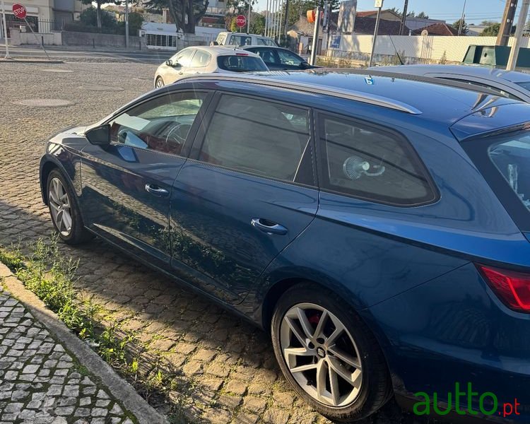 2016' SEAT Leon St photo #2