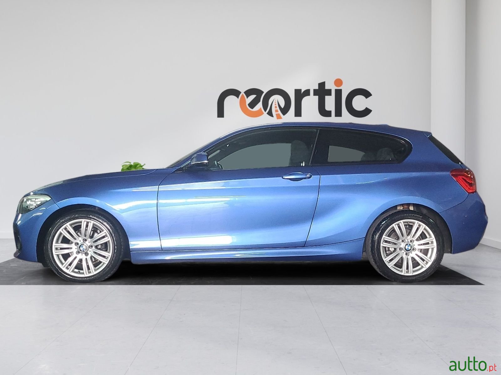 2015' BMW 118 photo #2