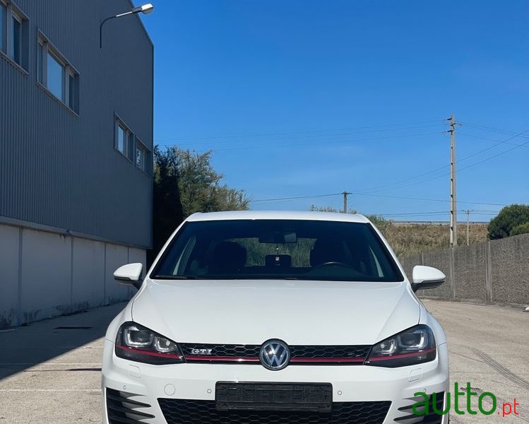 2016' Volkswagen Golf photo #1