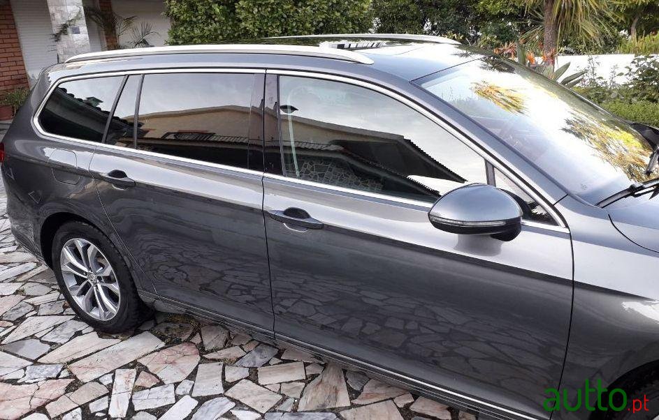 2015' Volkswagen Passat Variant photo #3