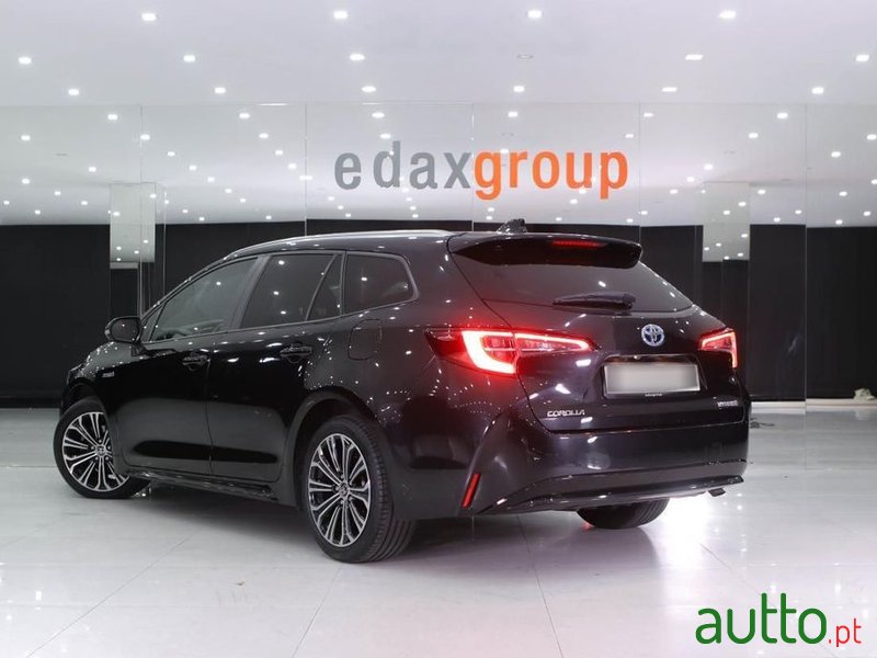 2020' Toyota Corolla Touring Sports photo #4