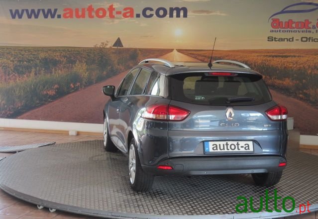 2017' Renault Clio Sport Tourer photo #3