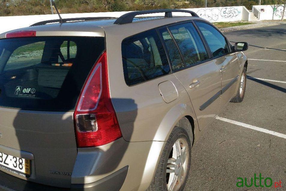 2006' Renault Megane Break photo #2