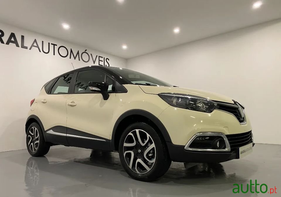 2015' Renault Captur photo #2