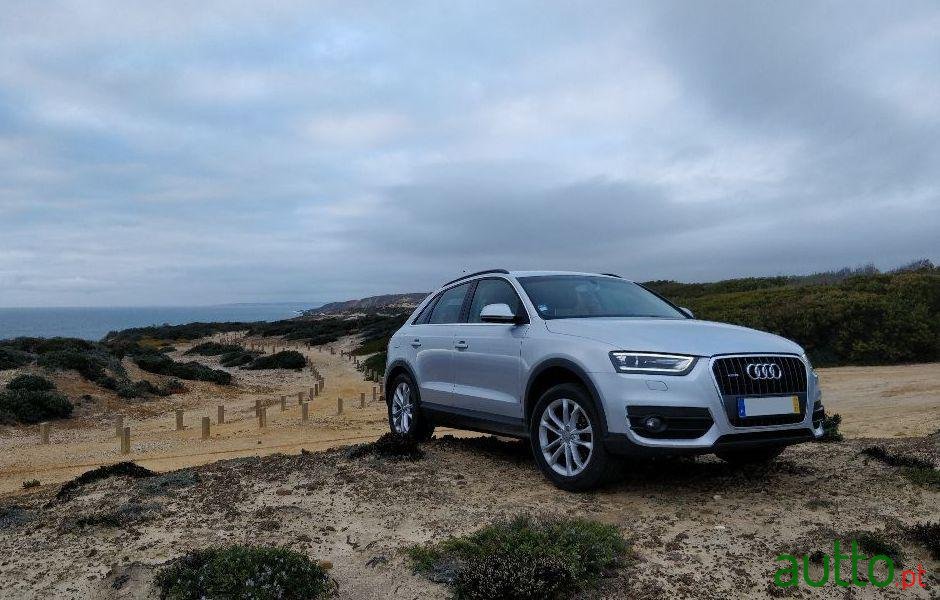 2011' Audi Q3 Quattro S-Tronic photo #1