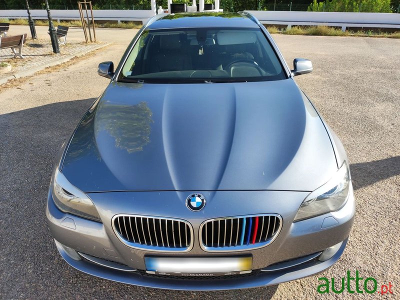 2013' BMW 520 photo #2