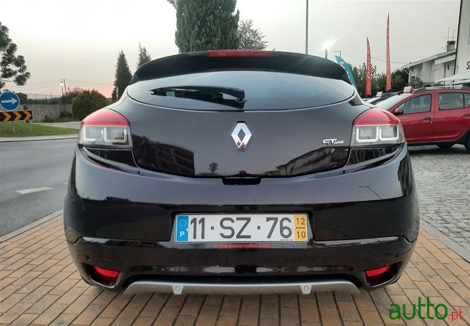 2012' Renault Megane Coupe photo #6