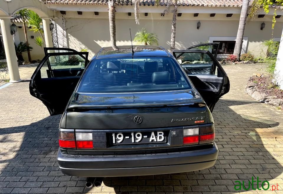 1992' Volkswagen Passat photo #3