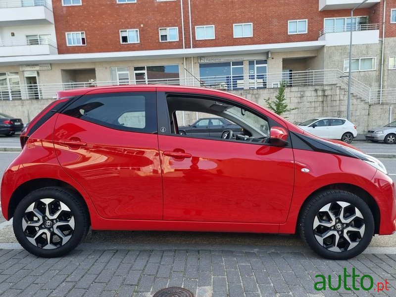 2021' Toyota Aygo 1.0 X-Play+X-Touch photo #6