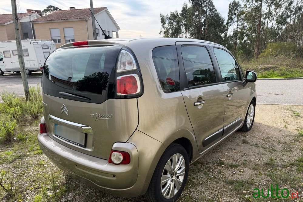 2009' Citroen C3 Picasso Vti Exclusive photo #5