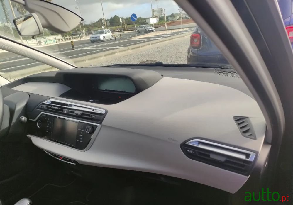 2018' Citroen C4 Grand Picasso photo #6