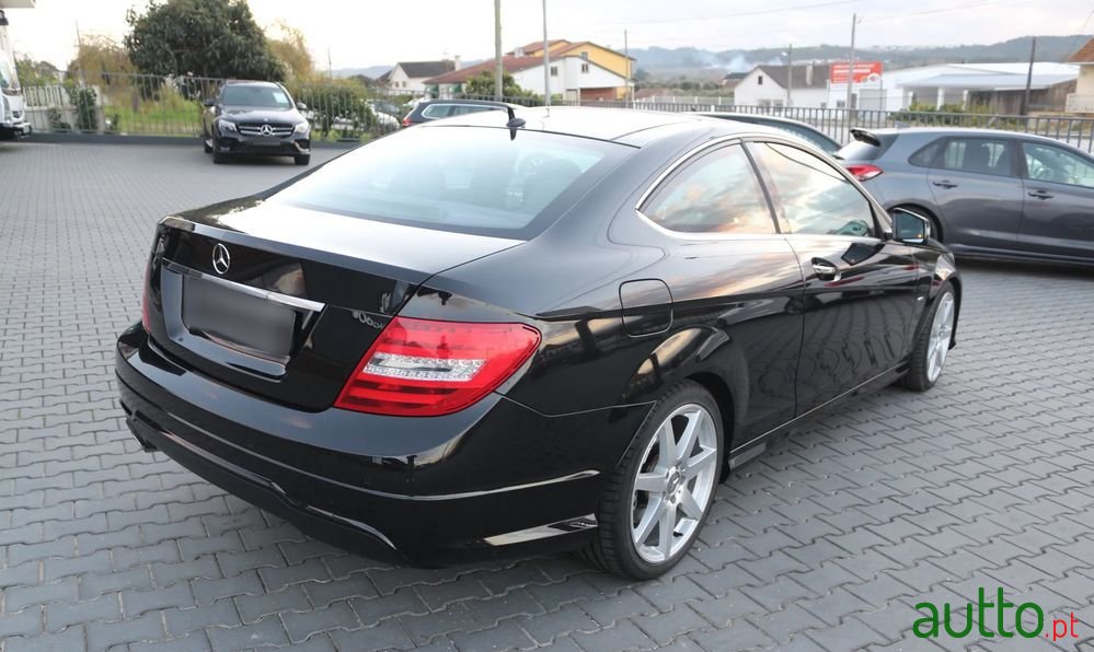 2011' Mercedes-Benz Classe C D photo #3