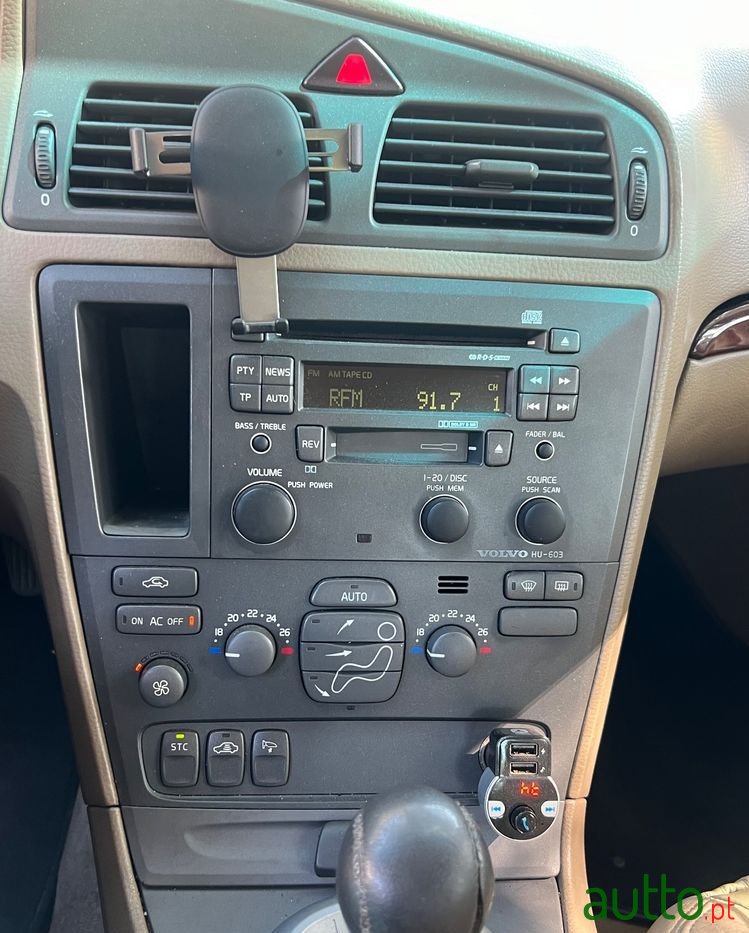 2001' Volvo S60 2.3 T5 photo #3