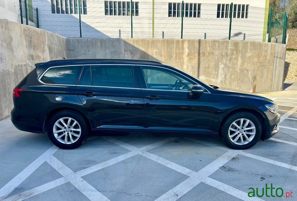 2018' Volkswagen Passat Variant photo #3