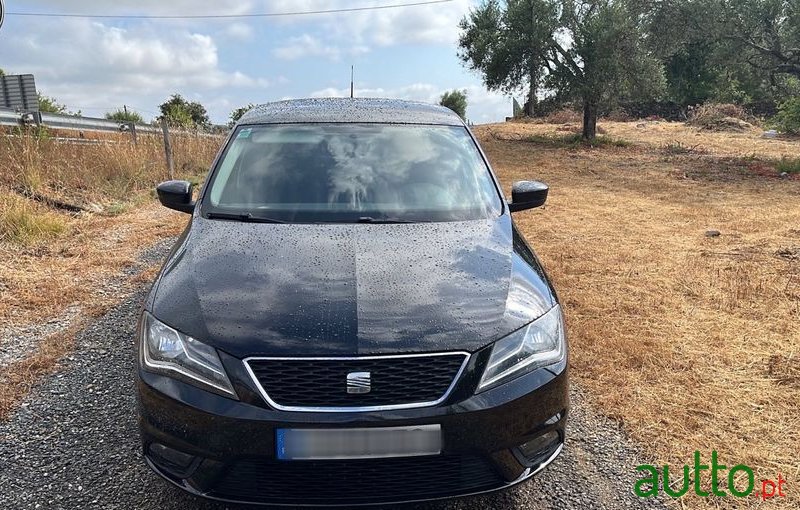 2012' SEAT Toledo photo #2