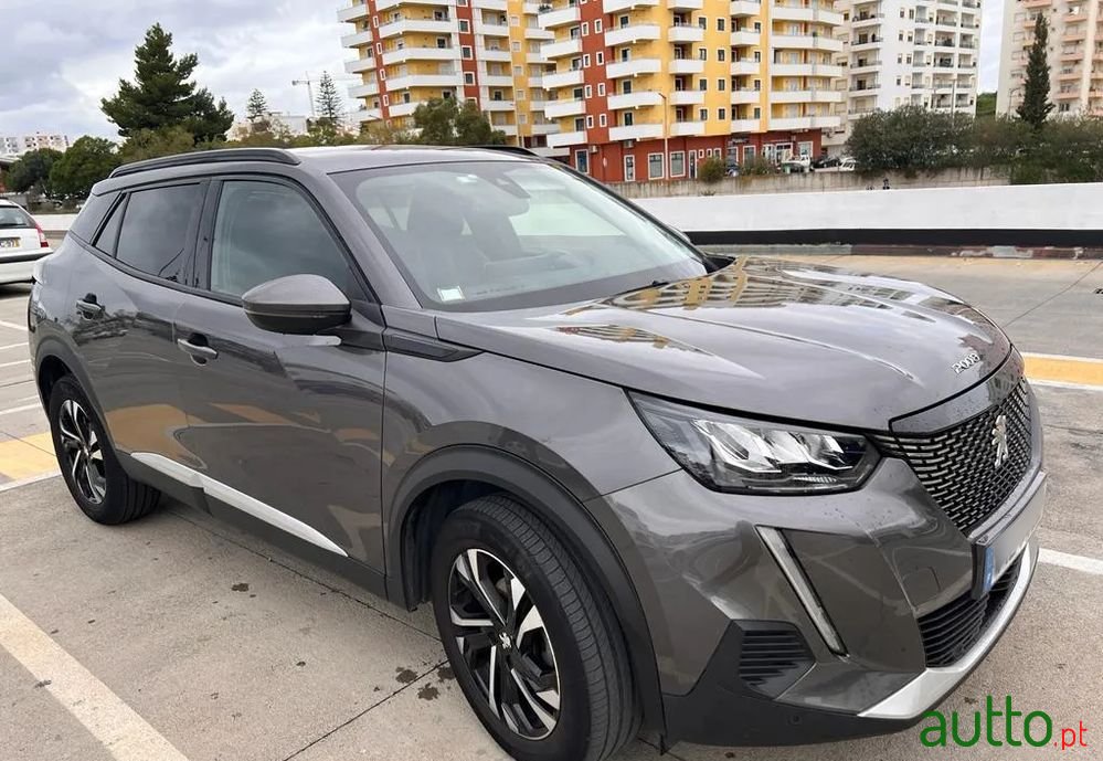 2020' Peugeot 2008 photo #2