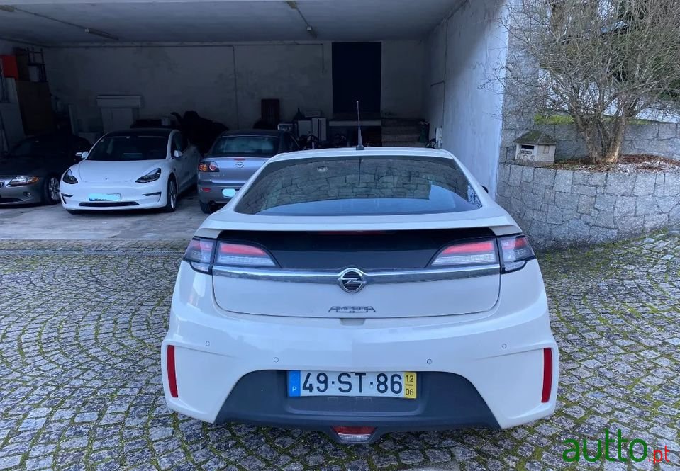 2012' Opel Ampera photo #3