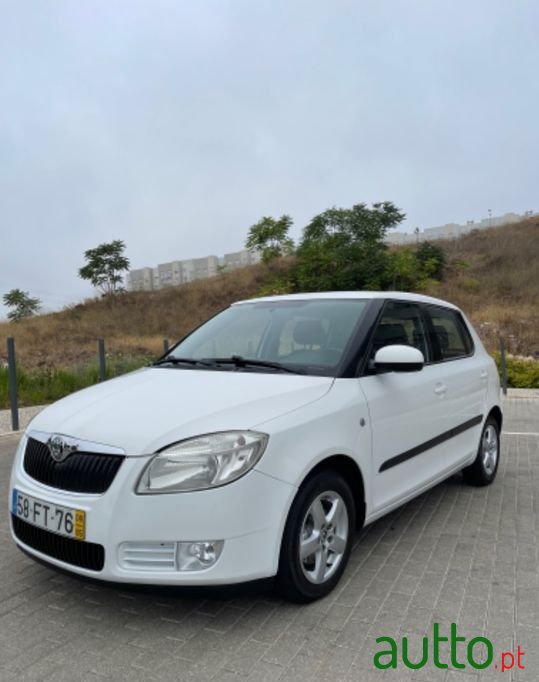 2008' Skoda Fabia photo #1