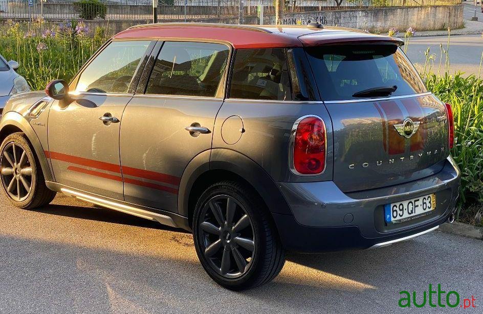 2015' MINI Countryman Ver-Cooper-D photo #2