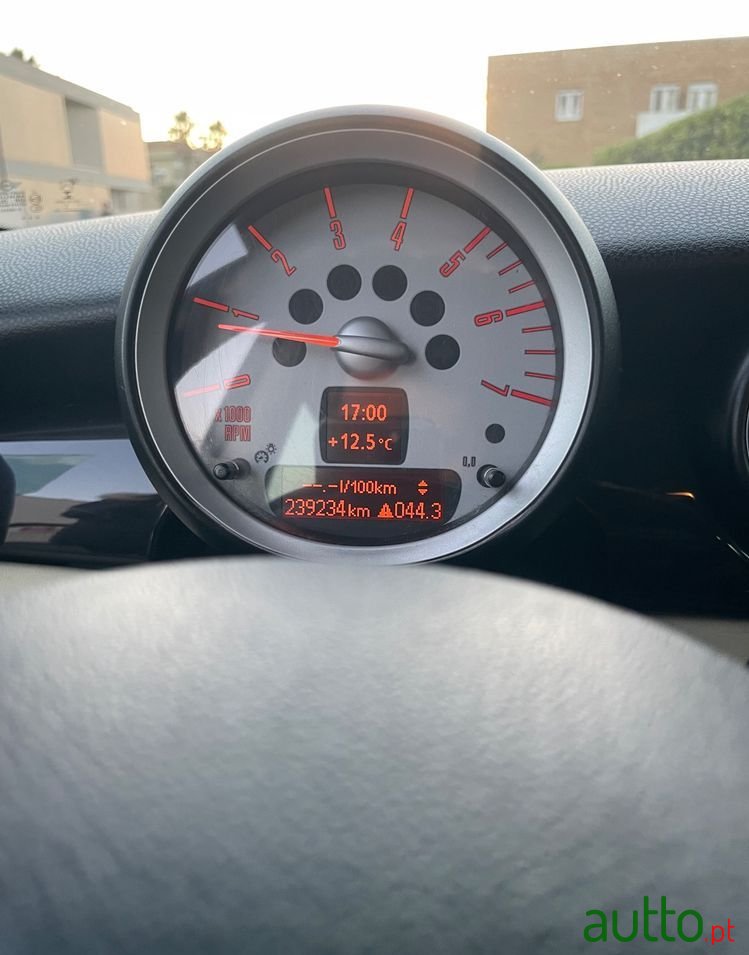 2009' MINI Clubman Cooper D photo #5