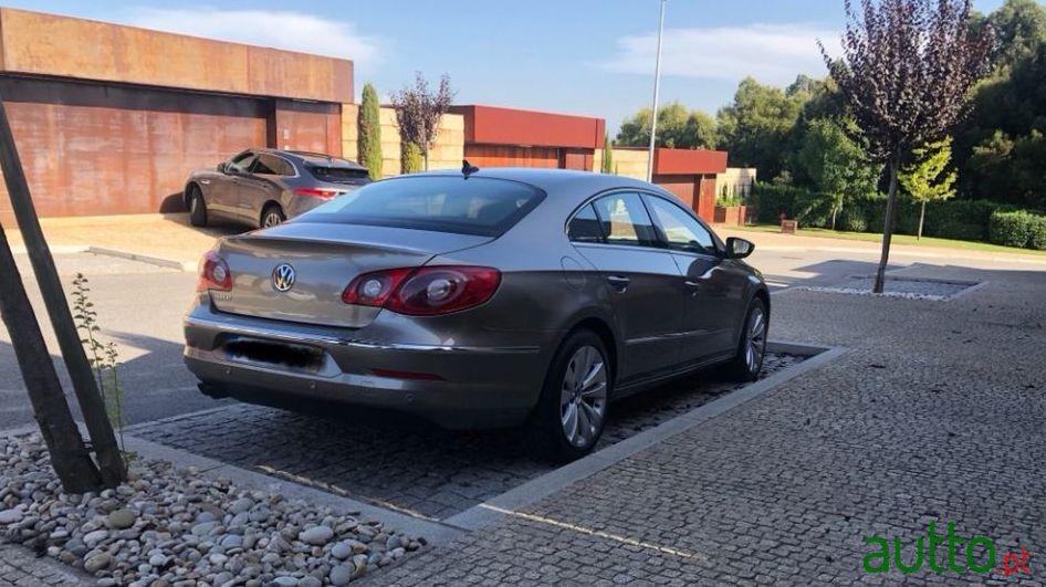 2008' Volkswagen Passat 2.0 Tdi photo #3