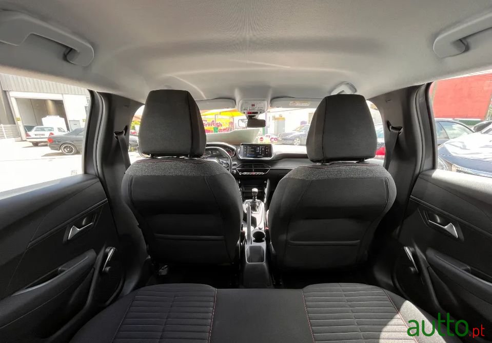 2019' Peugeot 208 photo #6