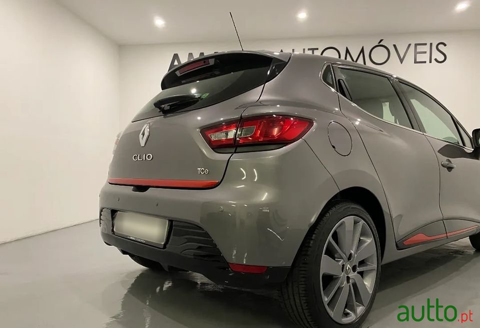 2014' Renault Clio photo #4