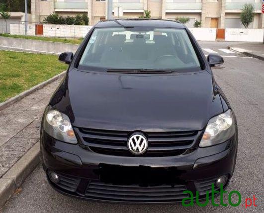 2006' Volkswagen Golf photo #2