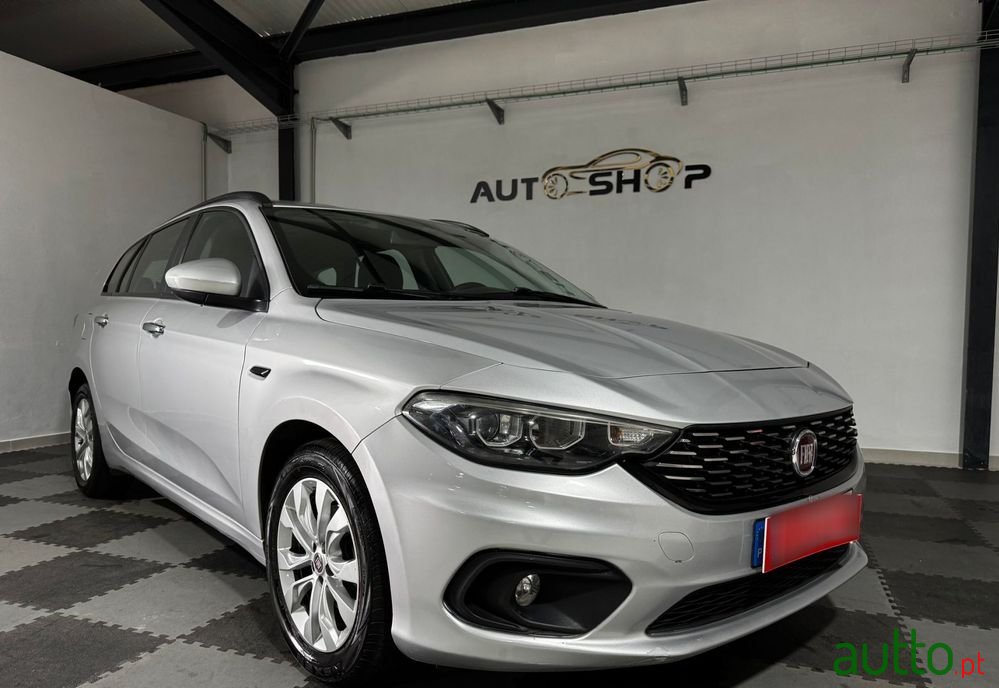 2016' Fiat Tipo Station Wagon photo #1