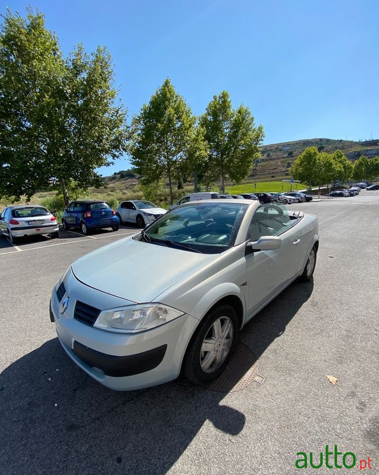 2004' Renault Megane photo #1