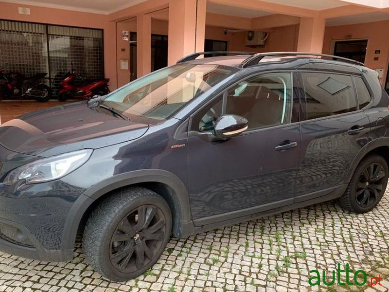 2017' Peugeot 2008 photo #2