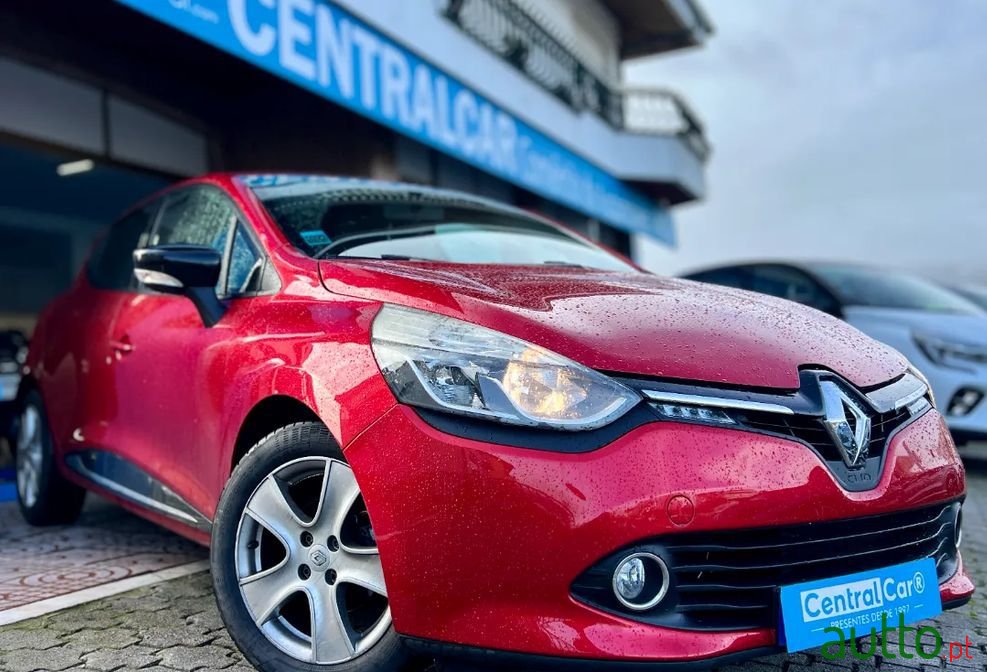 2015' Renault Clio photo #1