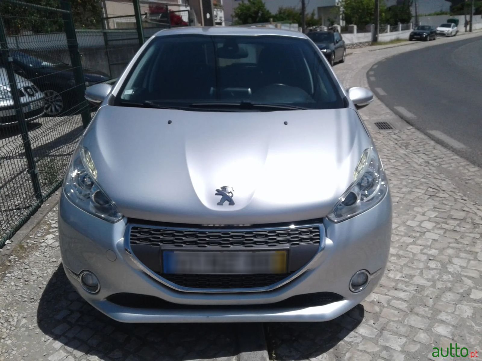 2013' Peugeot 208 photo #3