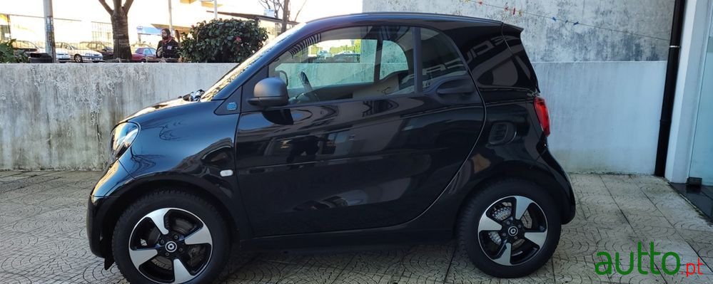 2020' Smart Fortwo Eq Passion photo #4