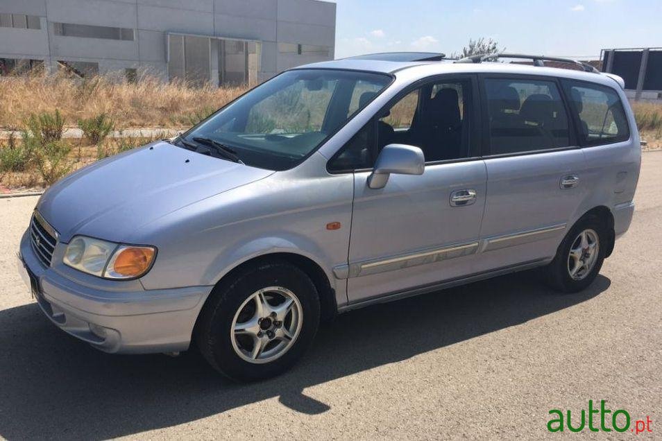 2000' Hyundai Trajet 2.0 7 Lugares photo #1