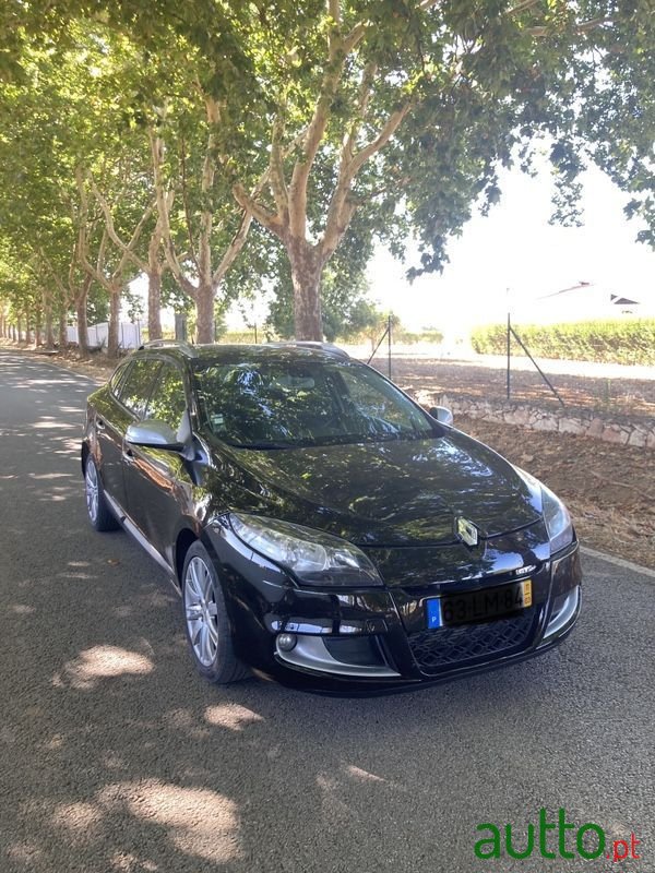 2011' Renault Megane Break photo #1