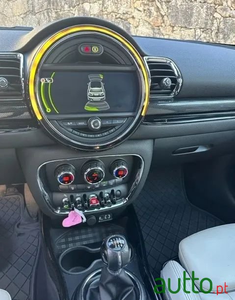 2016' MINI Clubman One D photo #5