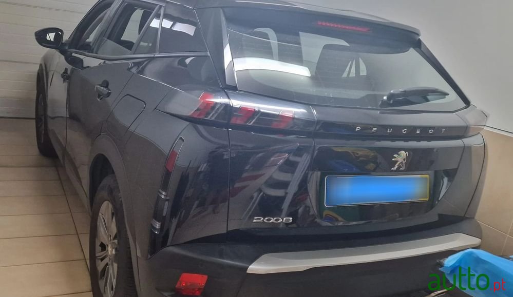 2020' Peugeot 2008 photo #3