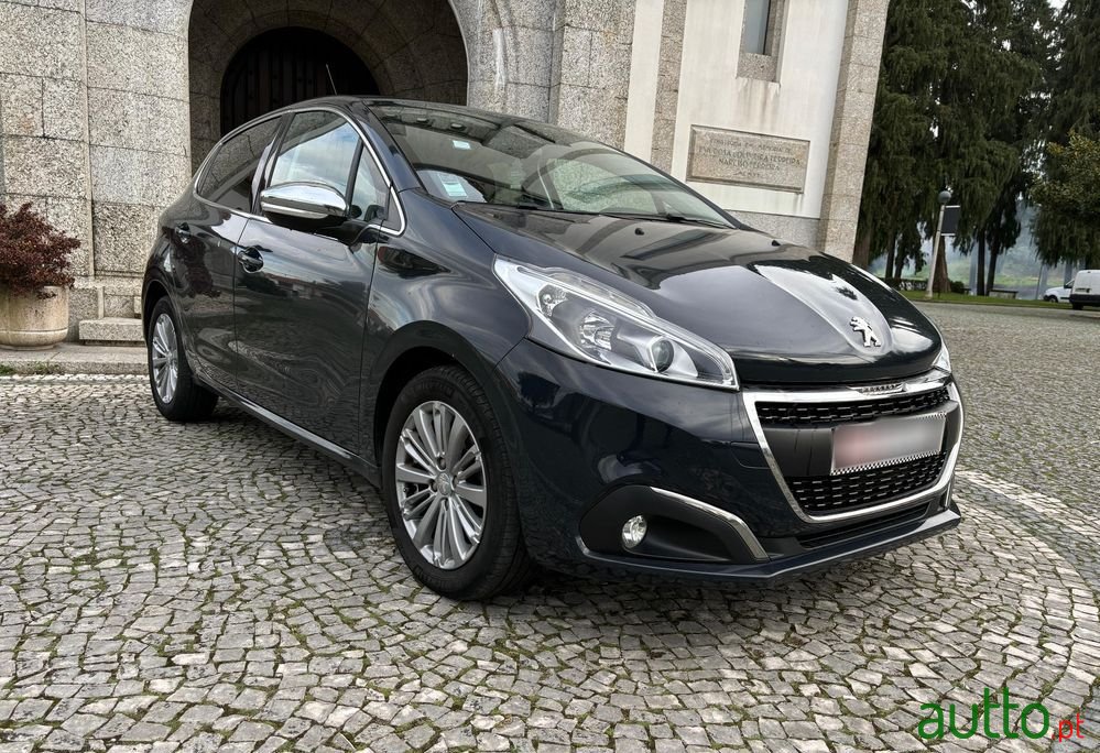 2017' Peugeot 208 photo #5