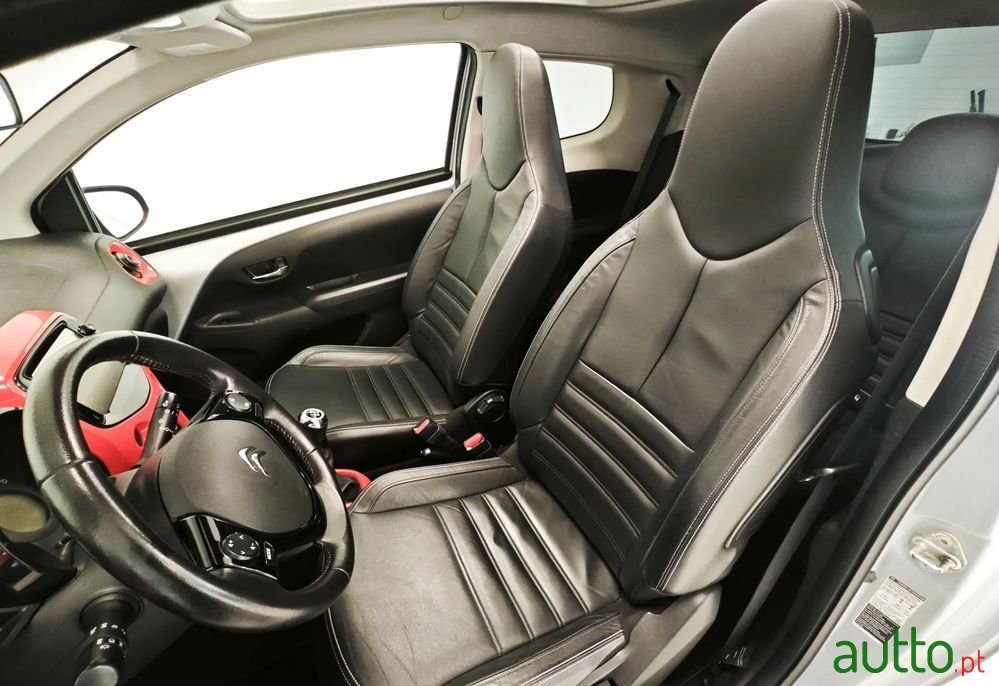 2018' Citroen C1 1.2 Vti Shine photo #4