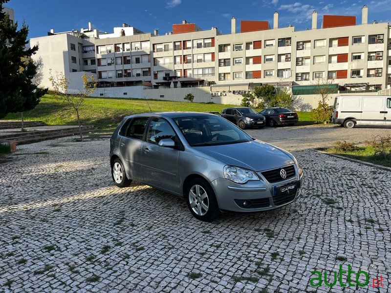 2005' Volkswagen Polo photo #3